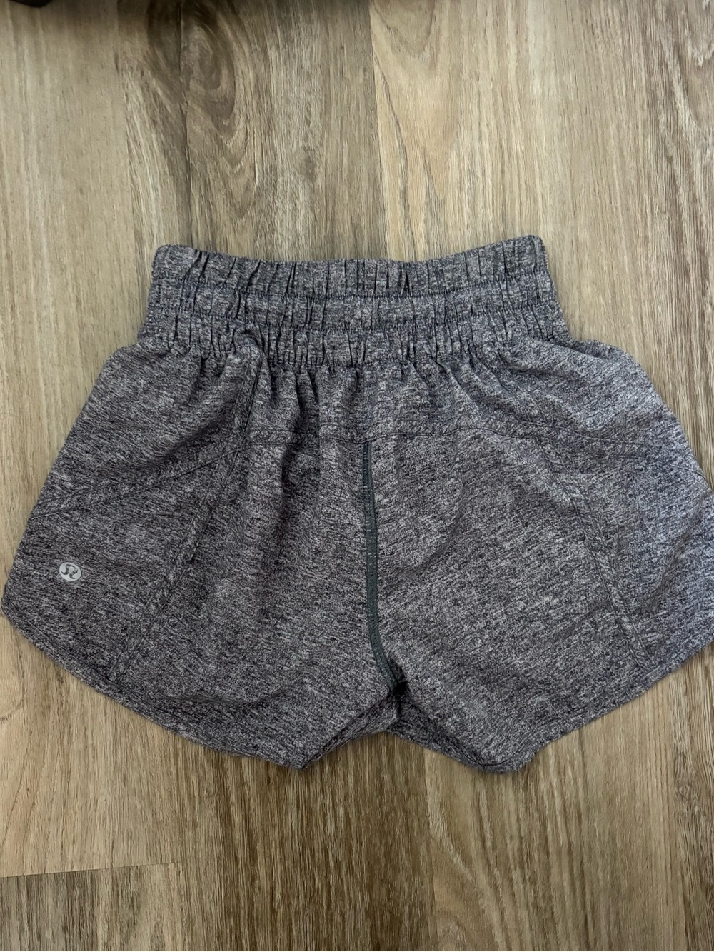 Lululemon Tracker Short Size 0 - Picture 3 of 6